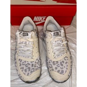 FINAL PRICE!!Women’s Nike sneakers